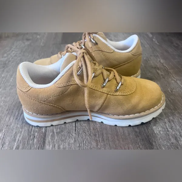 FINAL PRICE Vintage Y2K Ladies Lugs Suede Sneakers - Image 6