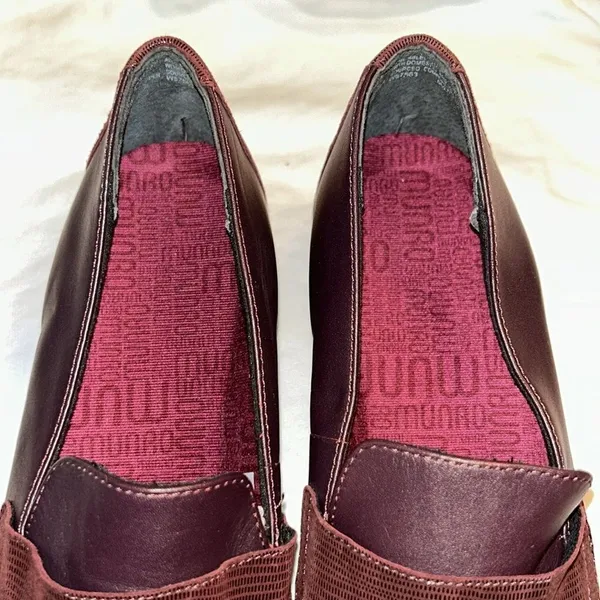 Munro Geana Wine Color Leather Loafers Shoes(Size 8M) - Image 10