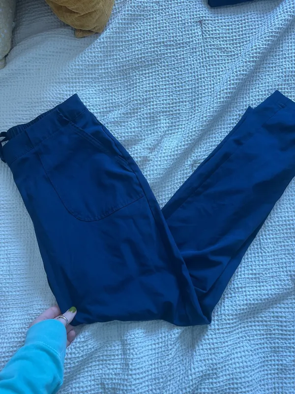 Skechers scrub Set Navy Blue - Image 3