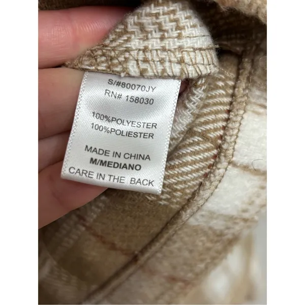 NEW Fall Plaid Cropped Button Down Shacket in Ivory/Tan Clay - Size M - Image 5