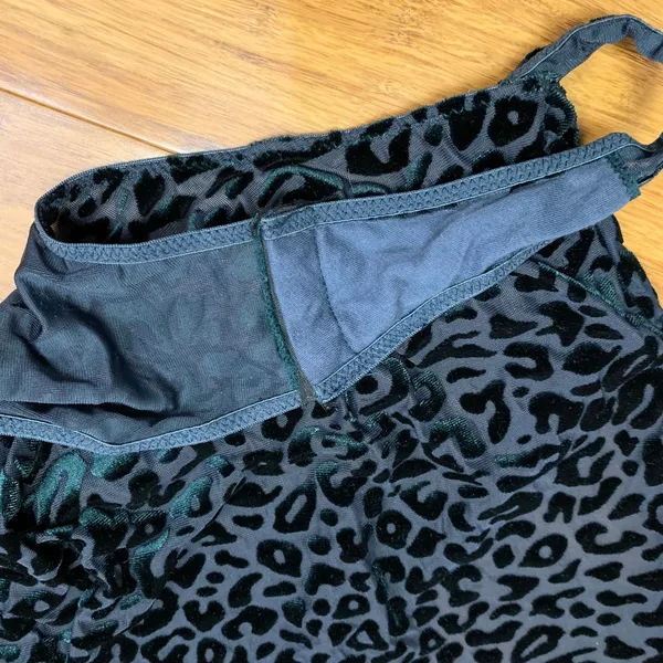 ASOS Leopard Print Velvet Bodysuit Womens 8 One‎ Shoulder Long Sleeve Top Green - Image 4