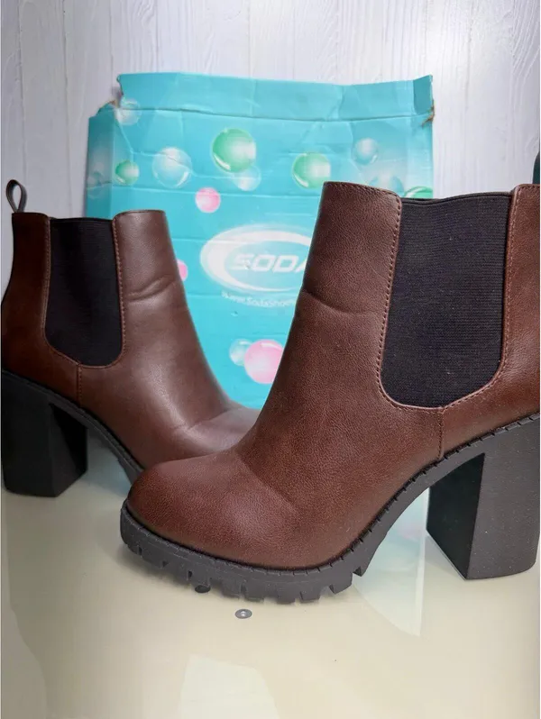 Soda Glove-S Brown Chelsea Ankle Boots Lug Sole Chunky Heel Size 8 New In Box - Image 2