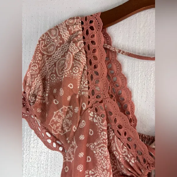 Willow-root M Babydoll Crocheted Lace Trimmed Top in Mauve - Image 5
