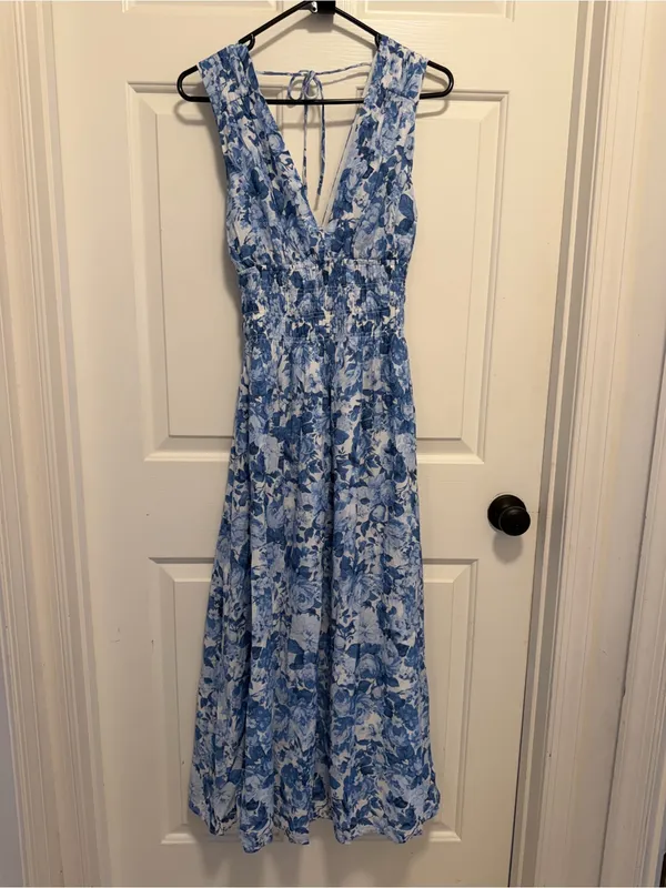 Abercrombie & Fitch Crinkle Textured Smocked Waist Maxi floral Dress Size Small - Image 2