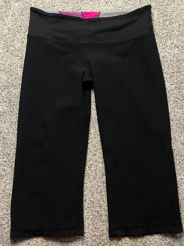 Lululemon reversible Groove cropped pants - Image 4