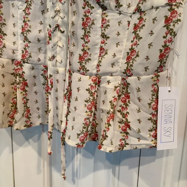 Sienna Sky Ivory Floral Lace Up‎ Tank Top Size XL - Image 4