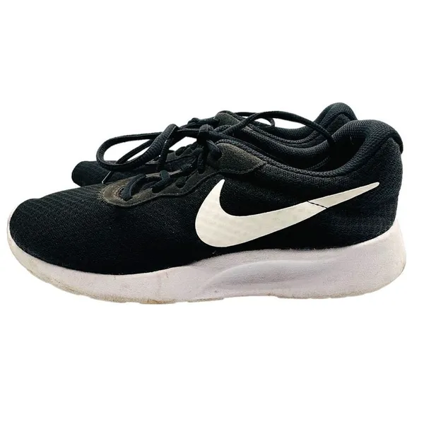 Nike Womens Tanjun Black Running Shoes Sneakers Size 8 - Image 4