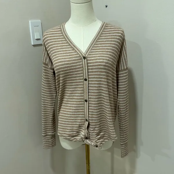 Abercrombie‎ & Fitch Tan White Striped Waffle Knit Tie Front Button Top XS - Image 2