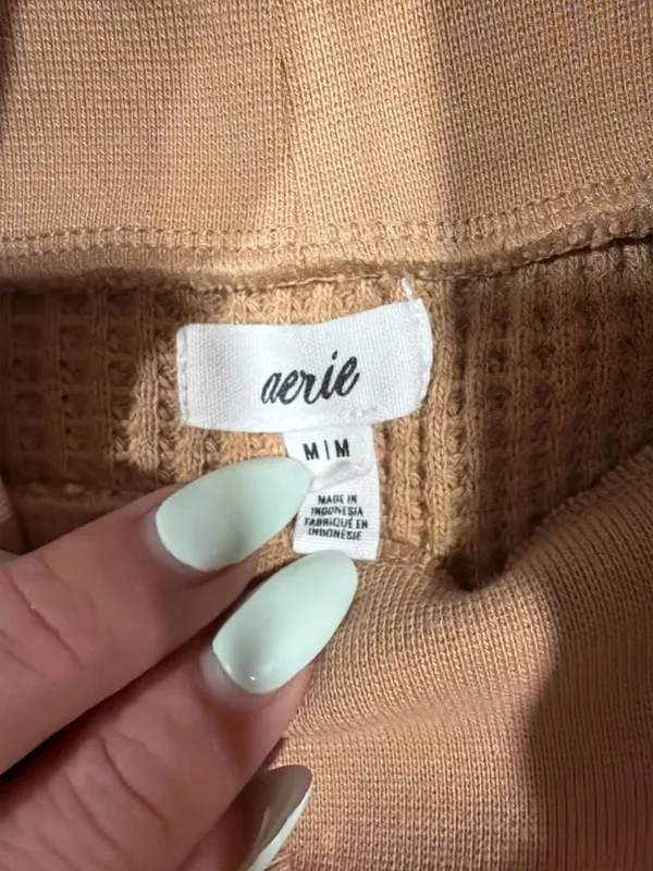 Aerie Tan Waffle Knit Mock Neck Crop Long Sleeve Top M - Image 3