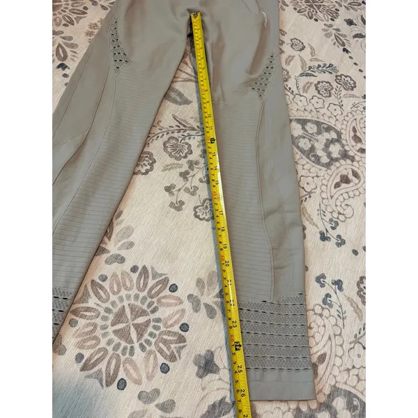 Gymshark Energy Seamless Leggings Gray L High Waisted Mesh EUC GLLG5040 - Image 4