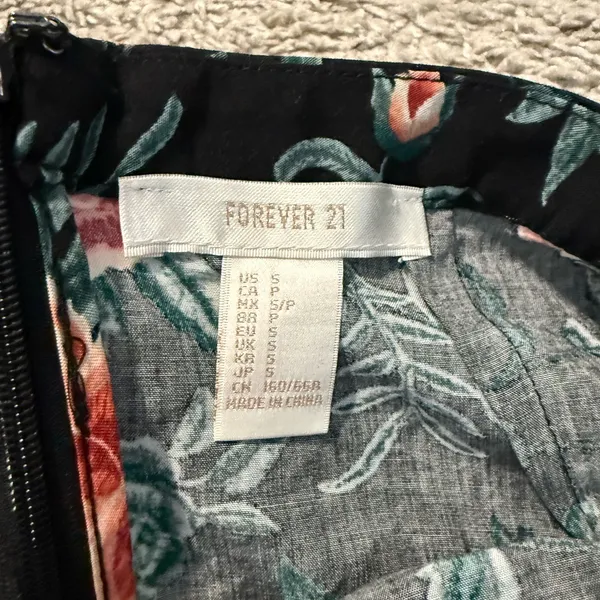 Forever 21 Black Floral Maxi Skirt Small - Image 3