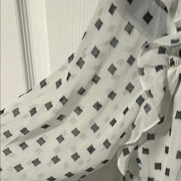 White Puff Sleeve Blouse with Peter Pan Collar - Image 4