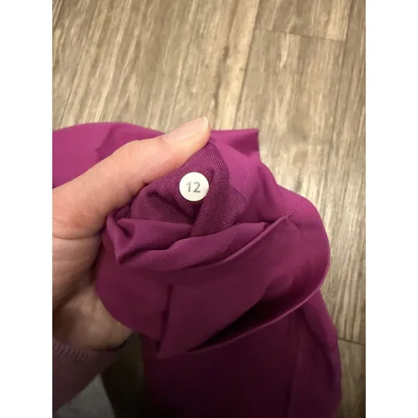 Women's LULULEMON Size 12 Magenta Hot To Street Crop Legging‎ - Image 9
