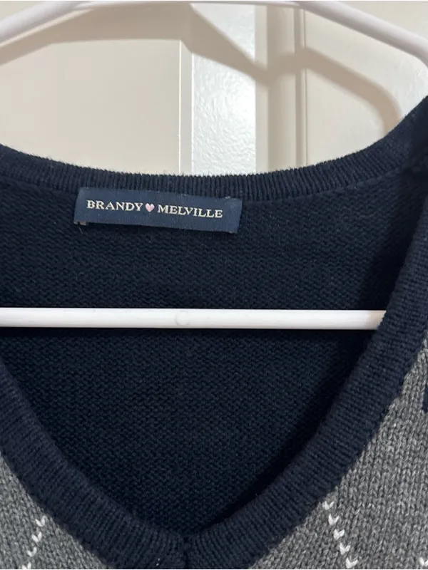 Brandy Melville Navy and Gray Argyle V‑Neck Sweater Vest - Image 2