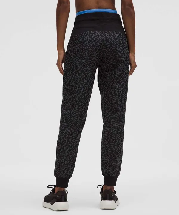 Lululemon Dance Studio Mid-Rise Jogger Full Length Leopard Warp Black Multi - Image 2