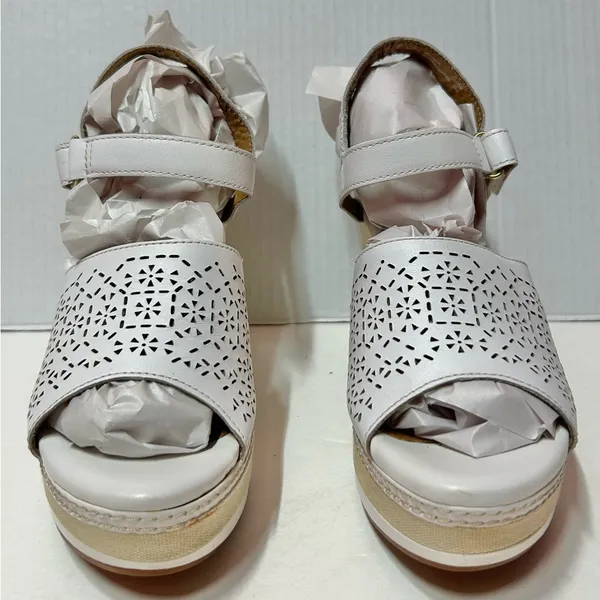 Clarks Collection Zia Graze White Leather and Tan Platform Wedge Sandals Size 6M - Image 2