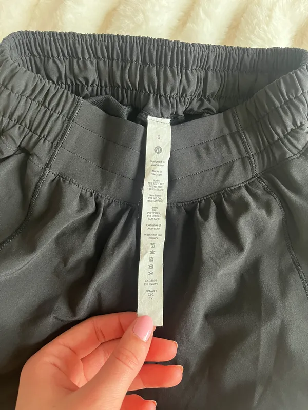 Lululemon 4” Low-Rise Hotty Hot Shorts - Image 3