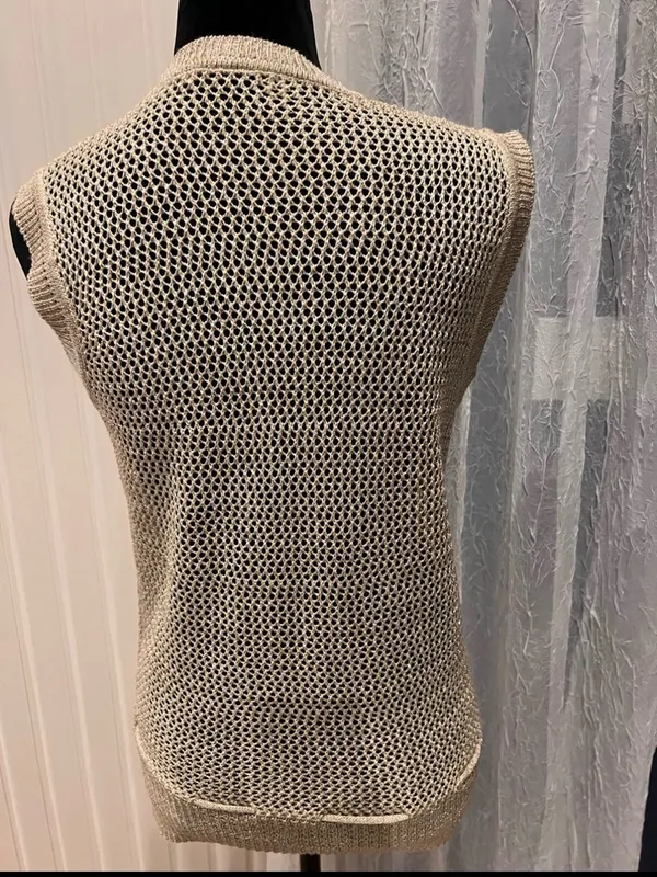 Vintage sweater vest made in Hong Kong size L - Image 2