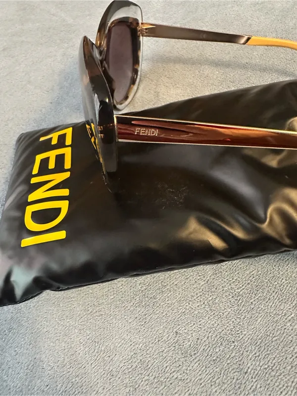 Fendi Tortoiseshell Cat Eye Sunglasses with Gold Temples - Image 5