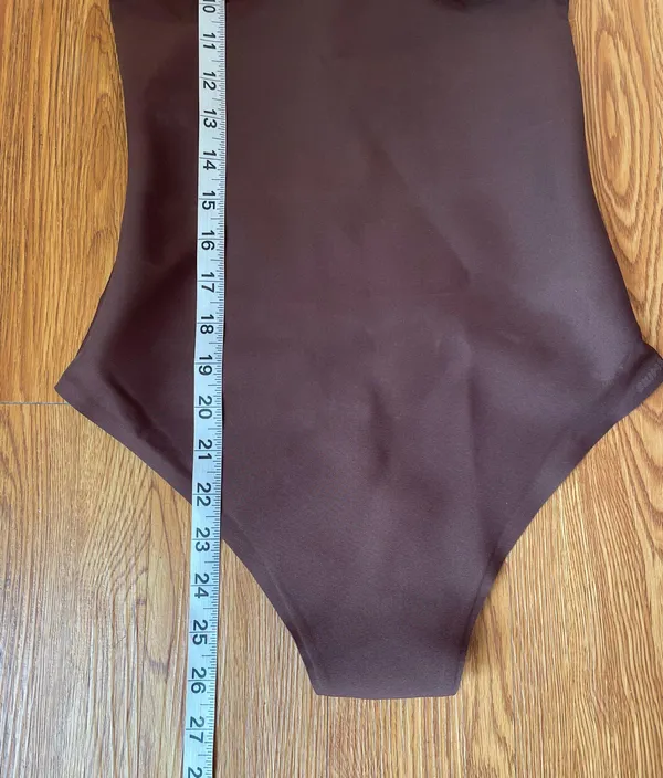 SKIMS unlined plunge thong bodysuit NWT Size xl - Image 8
