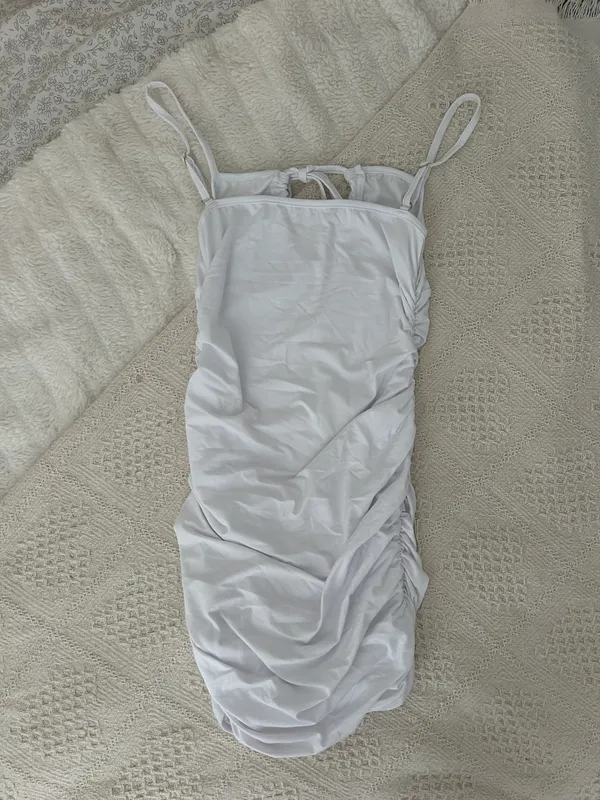 Amazon White Homecoming Dress - Image 2