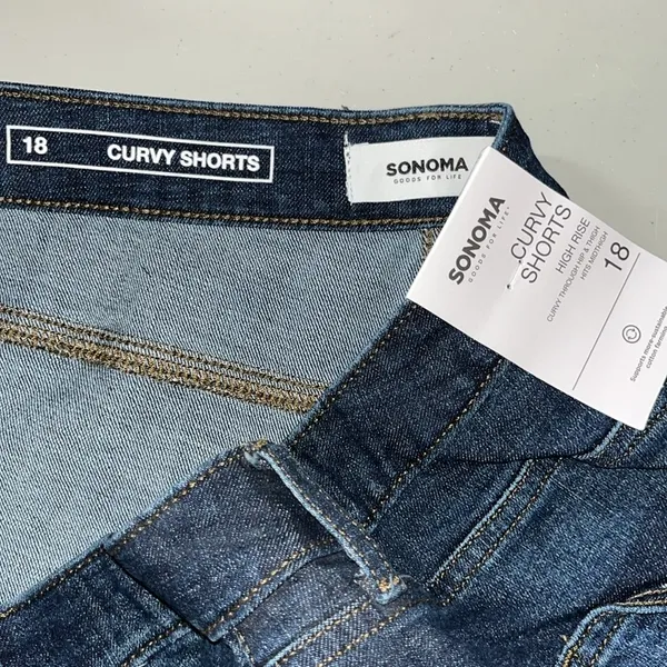 Sonoma NWT Size 18 Blue Denim Distressed High Rise Curvy Jean Shorts - Image 3