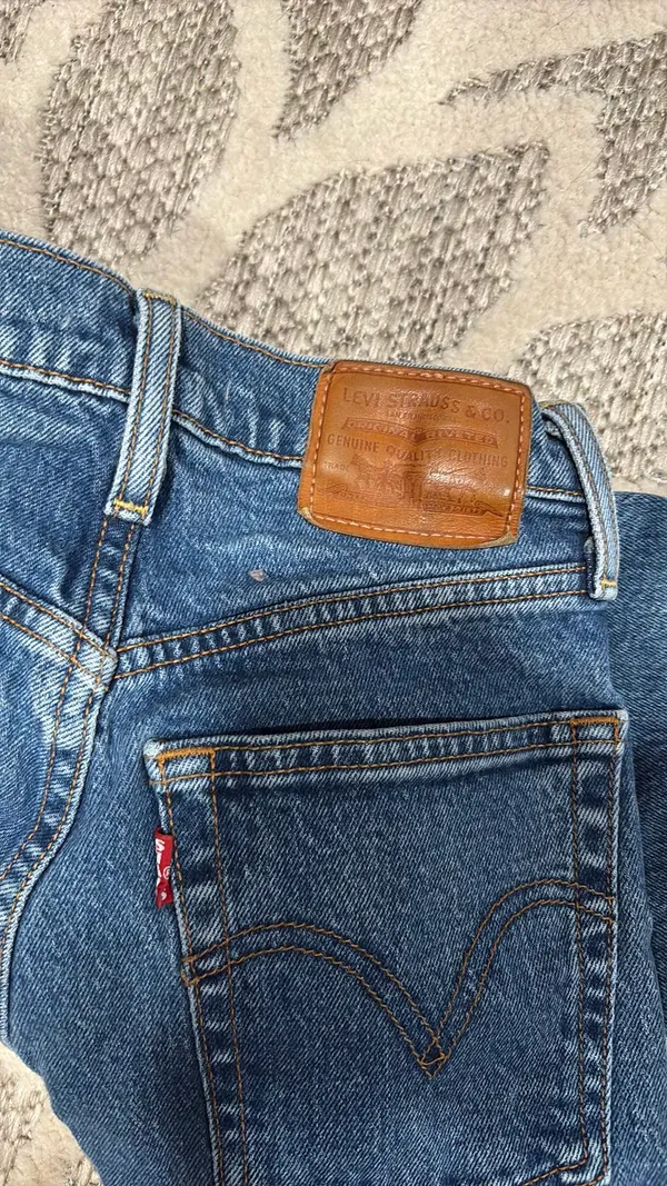 Levi’s Ribcage Straight Jeans - Image 2