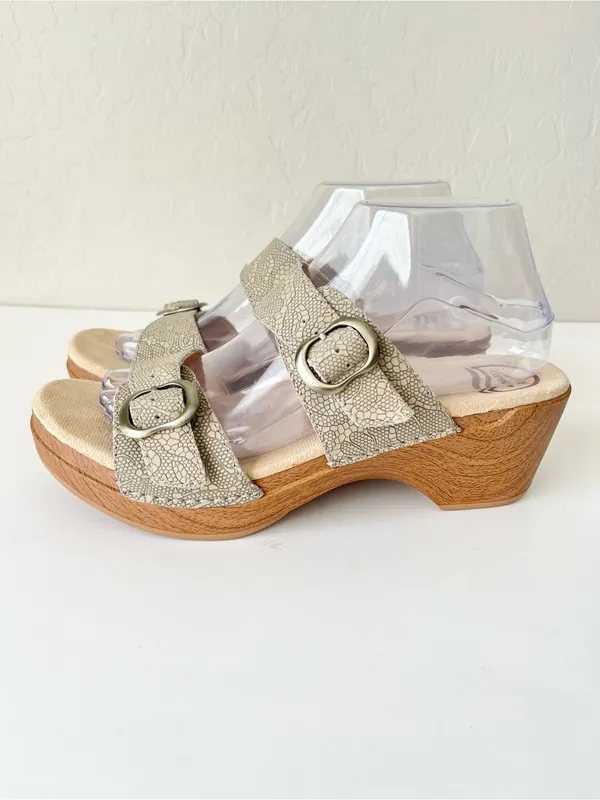 Dansko Sophie wedge sandals cream size 40 US 8.5 - Image 5