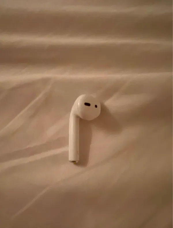 Apple AirPods (2nd Generation) Left Earbud replacement in white - Image 2