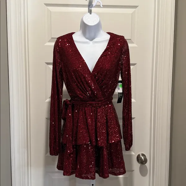 Trixxi Burgundy Sequin Wrap Dress Size 1 NWT Party Holiday‎ Cocktail Glam - Image 2