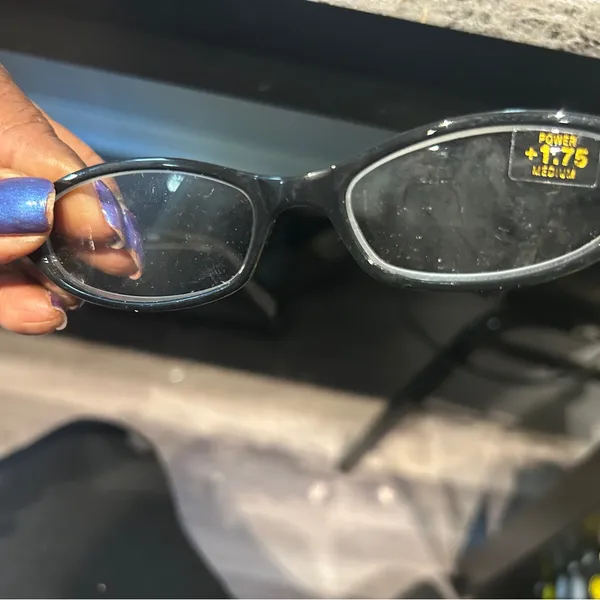 Elegant Black Women's Readers Glasses 1.75 NWOT - Image 6