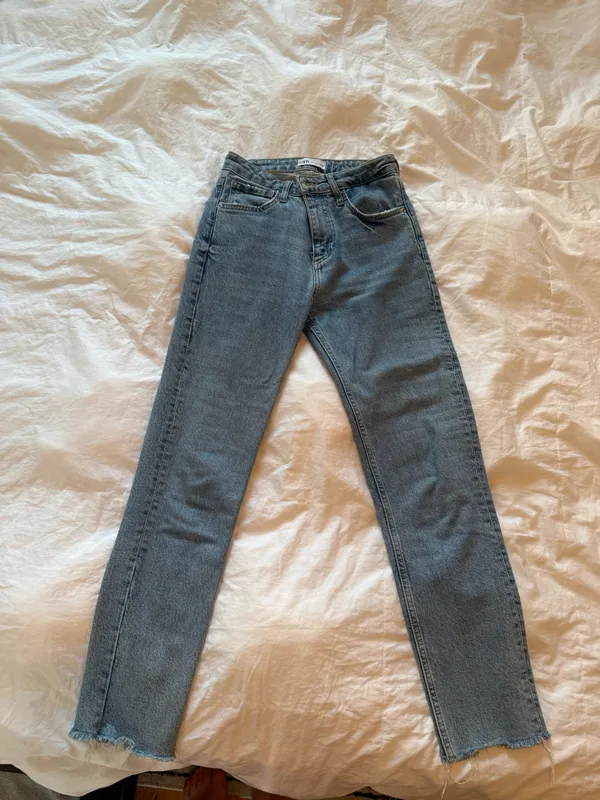 ZARA Jeans High-Rise - Image 4