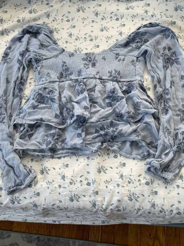 Hollister Blue Floral Babydoll Light Top - Image 2