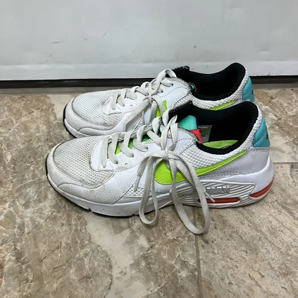 Nike Air Max Excee Womens Shoes, Size 7 - Image 3