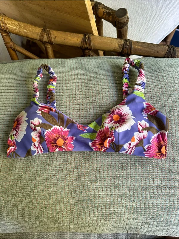 NWOT L*space Lloyd floral bikini top small - Image 2