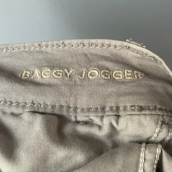 Women's American Eagle‎ Outfitters Gray Cargo Baggy Joggers Size 8 - Image 3