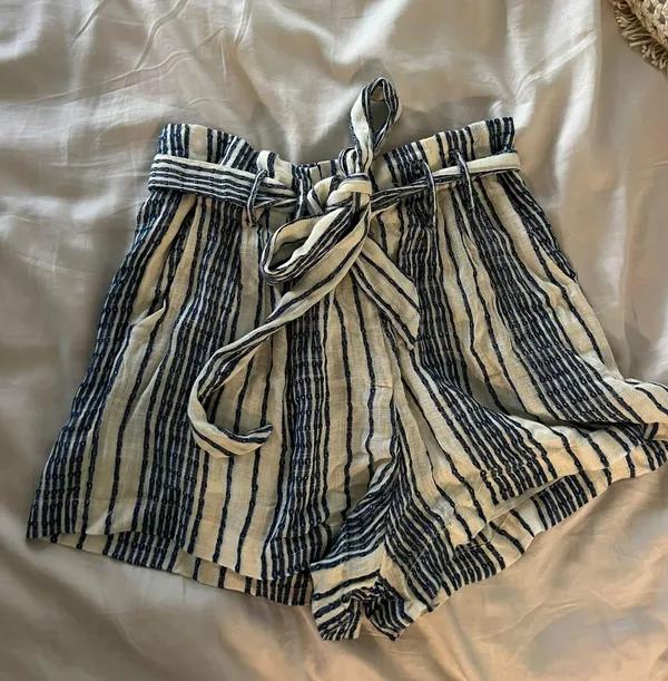 Lulus shorts - Image 3