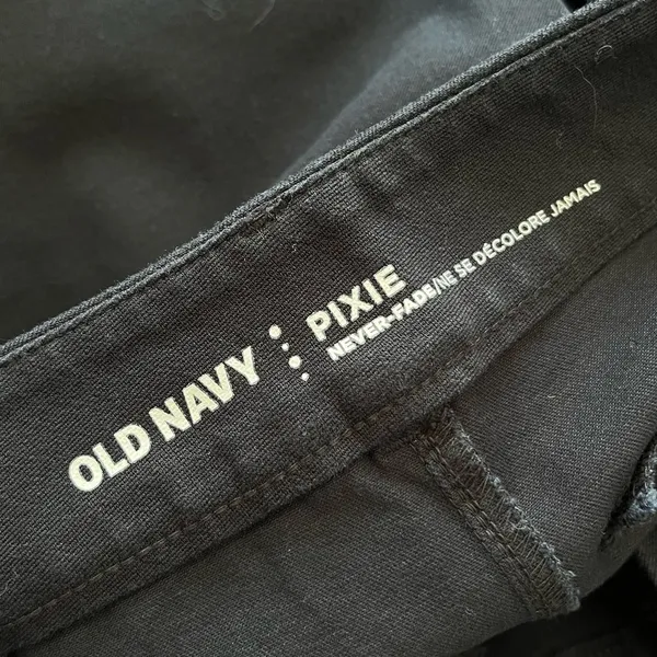 Old Navy Pixie Never-Fade Cropped Pants - Size 4 - Image 5