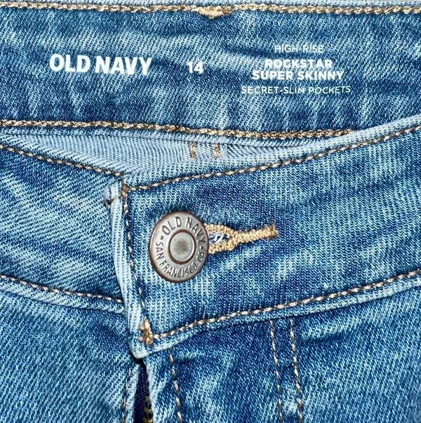 Old Navy Skinny Jeans - Image 3