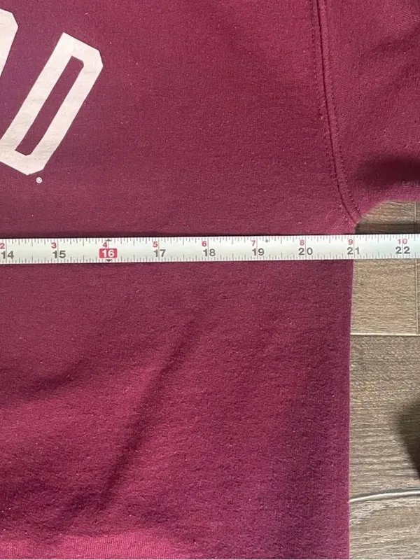 IvySport Harvard Maroon & White Crewneck Sweatshirt, Size Medium - Image 4