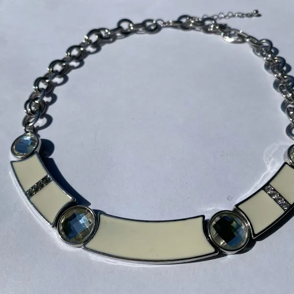 🤍 Y2K 2000s White Enamel Panel Clear Faceted Rhinestones Silver Tone Metal Double Cable Chain Necklace 🤍 - Image 2