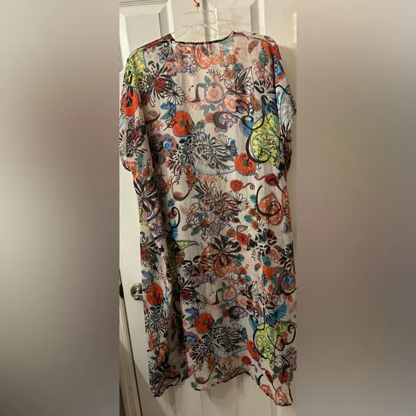 Say what? Floral cover up size s - Image 2