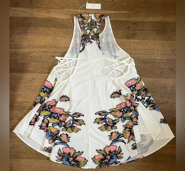 Romeo + Juliet floral cutout coverup - Image 3