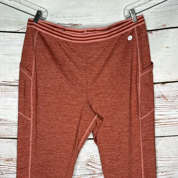 Torrid Active Sz 4 Pink & Red Elastic Waist Performance Crop Leggings w/ Pockets - Image 2