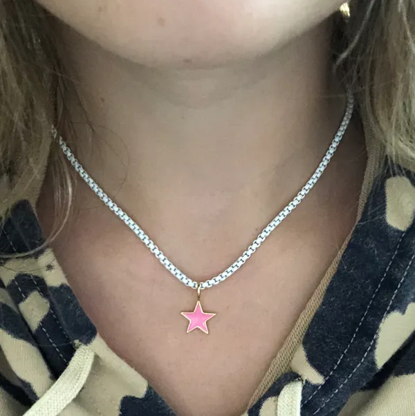 Handmade pink star on white pop chain - Image 2