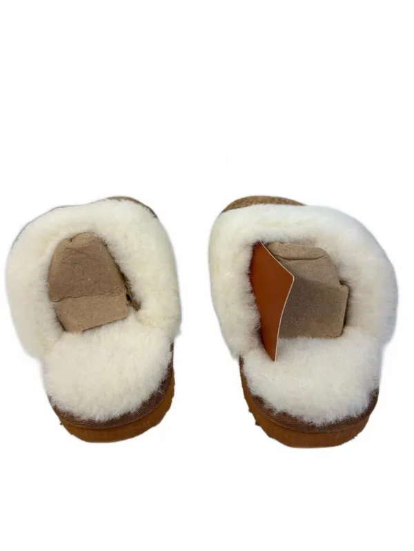 Beautiful NWTs Emu Women’s Shoes Size 5 - Image 4