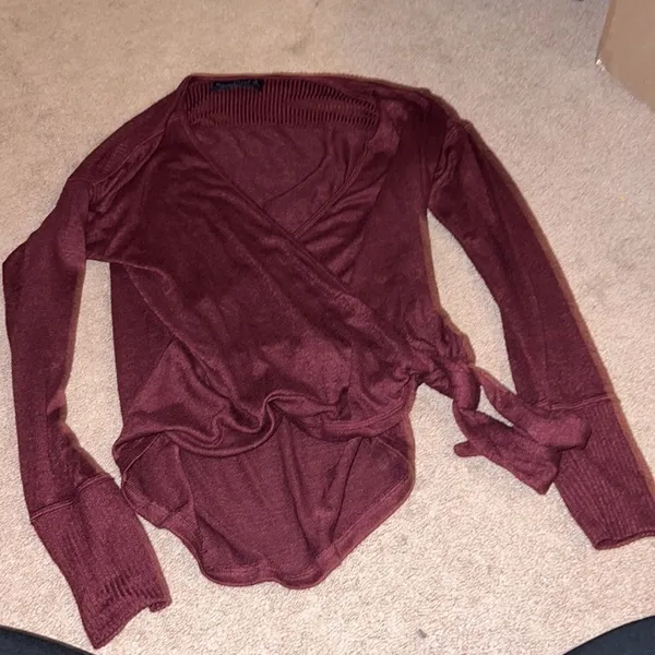 Abercrombie faux‎ wrap sweater small - Image 2