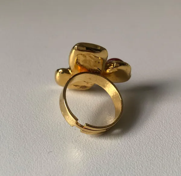 Gold Ring With Three Stones - Image 4