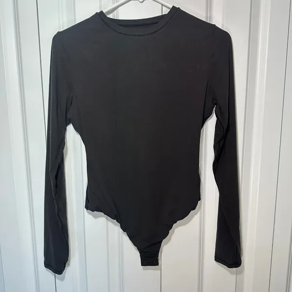 Skims Essential Long Sleeve Scoop Neck Bodysuit Black Womens L Stretch Layering - Image 2