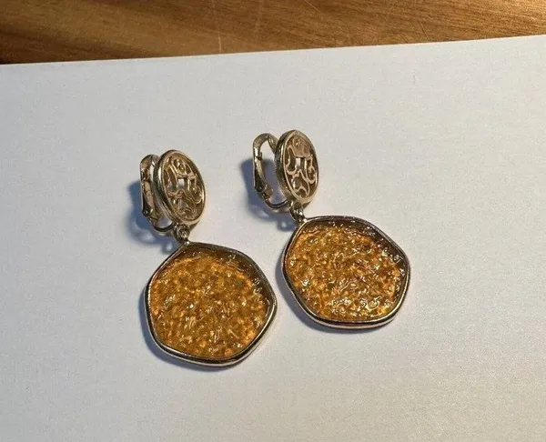Signed Sarah Cov Gold Tone Dangle Drop Clip On Earrings Taste Of Honey - Image 7